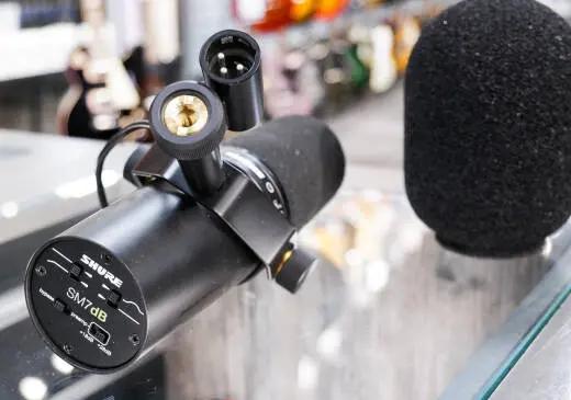 Shure - SM7dB Dynamic Vocal Microphone 2